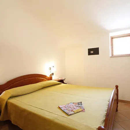 Baia Di Campi-2